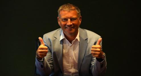 تقارير: نوتينجهام يعين كلاتنبرج مستشارًا تحكيميًا للنادي 